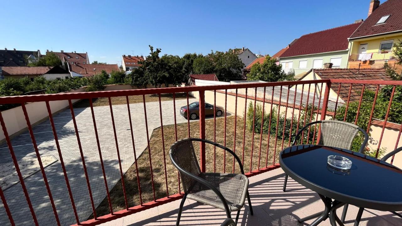 Rezidex Apartmanhaz Szeged Exteriör bild